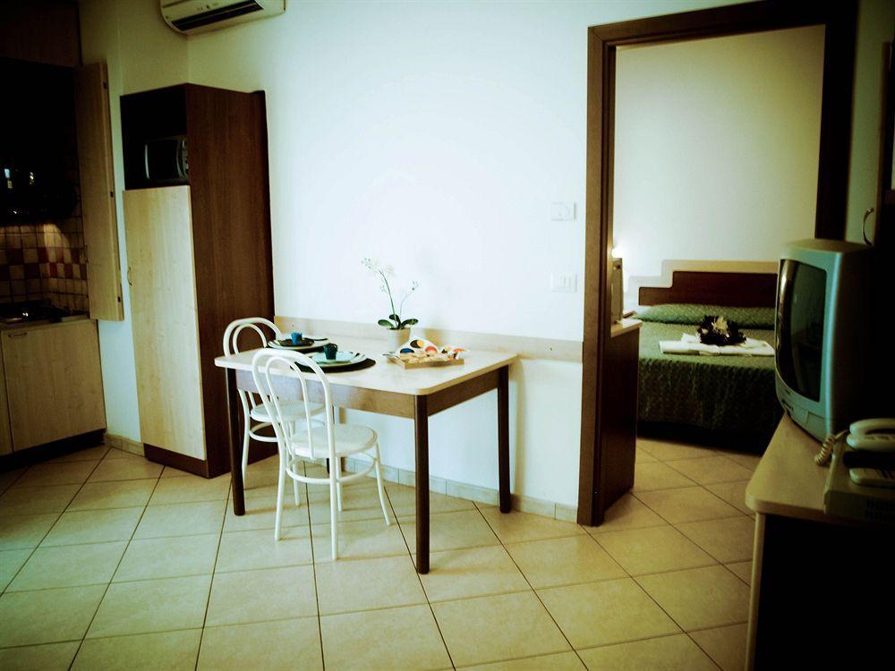 Residence Mediterraneo ริมินี ภายนอก รูปภาพ